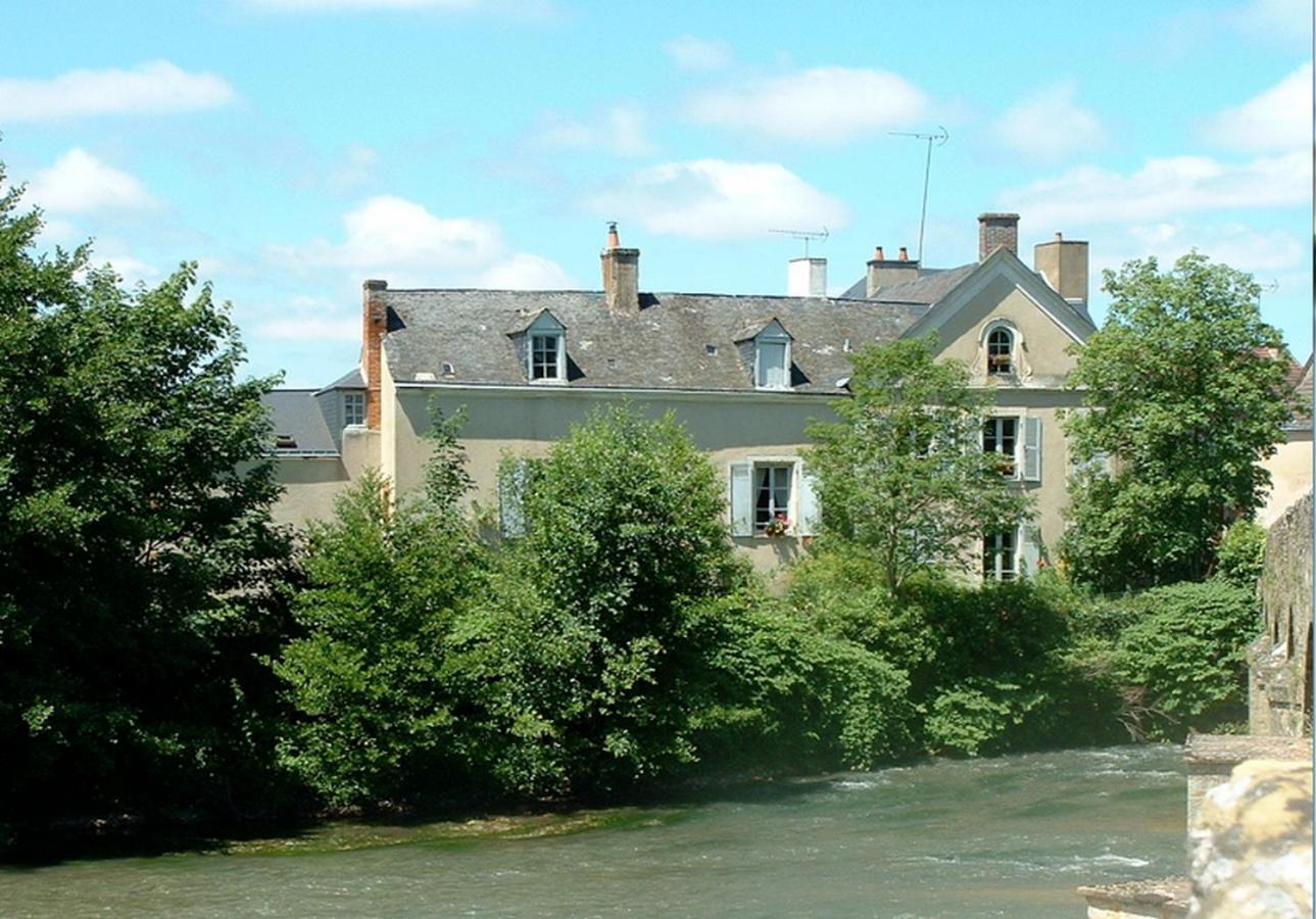 Chambres D'Hotes Le Pont Romain Montfort-le-Gesnois Exterior photo